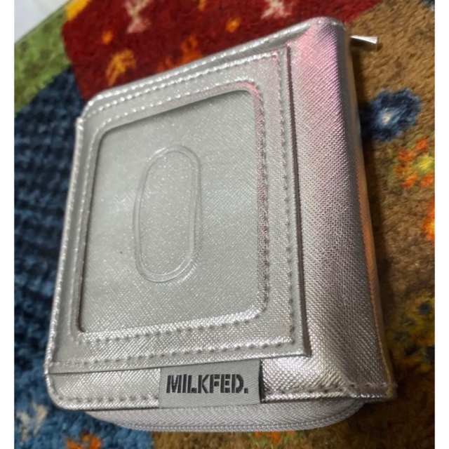 SNOOPY(スヌーピー)のSNOOPY☆シルバー財布(2つ折り) レディースのファッション小物(財布)の商品写真