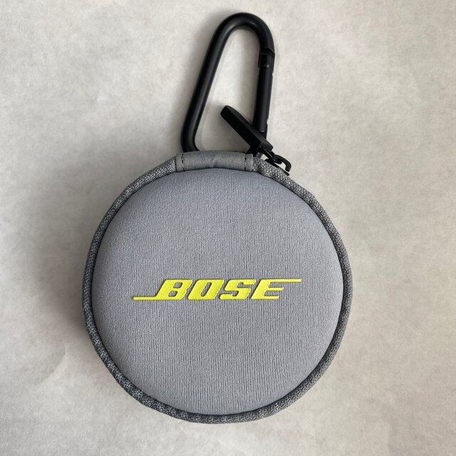 BOSE(ボーズ)のBOSE カラビナ付き小物入れ メンズのファッション小物(コインケース/小銭入れ)の商品写真