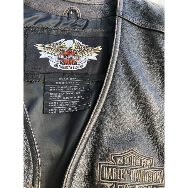 Harley Davidson(ハーレーダビッドソン)のたか様専用　ハーレーダビッドソン　本革ベストLサイズ 自動車/バイクのバイク(その他)の商品写真