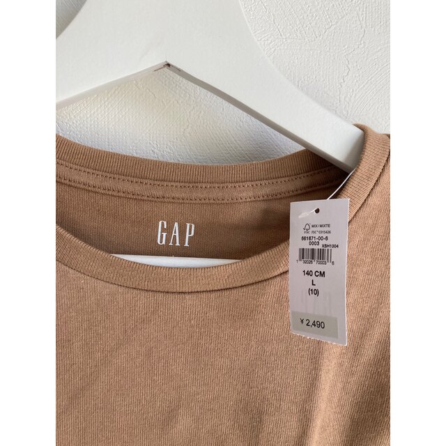 GAP(ギャップ)のベージュのシンプルなカットソー キッズ/ベビー/マタニティのキッズ服女の子用(90cm~)(Tシャツ/カットソー)の商品写真