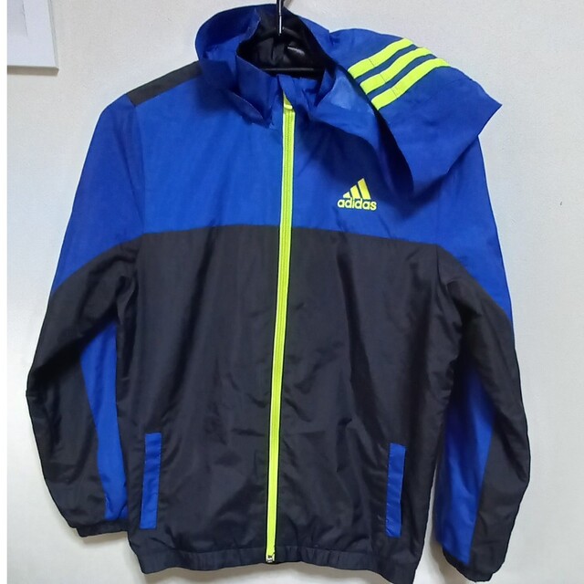 【140cm】adidas ブルゾン　ジャンパー キッズ/ベビー/マタニティのキッズ服女の子用(90cm~)(ジャケット/上着)の商品写真