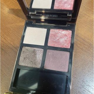 トムフォード(TOM FORD)の【廃盤品】TOMFORDアイカラークォード　セダクティブローズ(アイシャドウ)