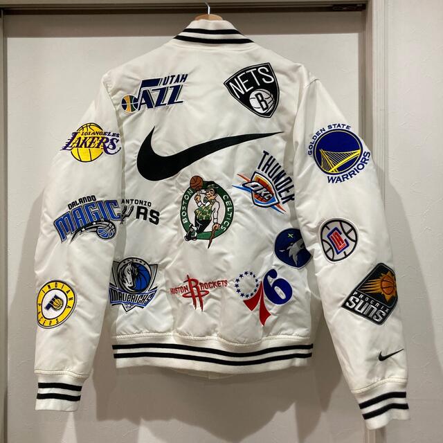 ナイキ Supreme NBA Teams Warm Up ジャケット シュプリーム コラボ AO3631-100 メンズ ホワイト NIKE  【アパレル・小物】