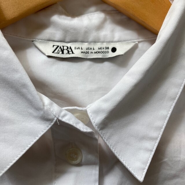 ZARA(ザラ)のLサイズZARAザラ白ワイシャツバック切り替え レディースのトップス(シャツ/ブラウス(長袖/七分))の商品写真