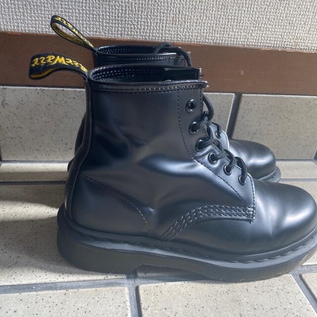 Dr.Martens(ドクターマーチン)のDr.Martens UK4 ケア用品付き レディースの靴/シューズ(ブーツ)の商品写真