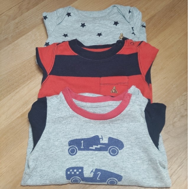 babyGAP(ベビーギャップ)のBABY GAP ロンパース3枚セット　70 80 キッズ/ベビー/マタニティのベビー服(~85cm)(ロンパース)の商品写真