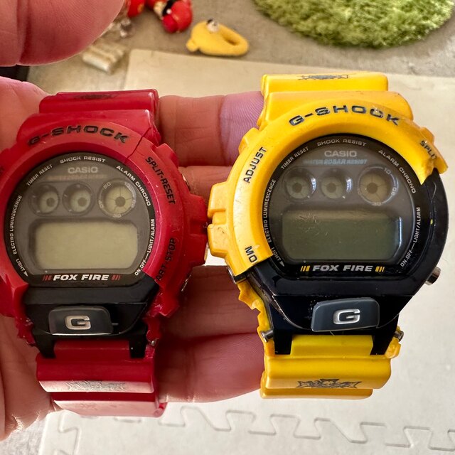 CASIO(カシオ)のCASIO G-SHOCK DW6900 スラッシャー 赤と黄色 電池切れ メンズの時計(腕時計(デジタル))の商品写真