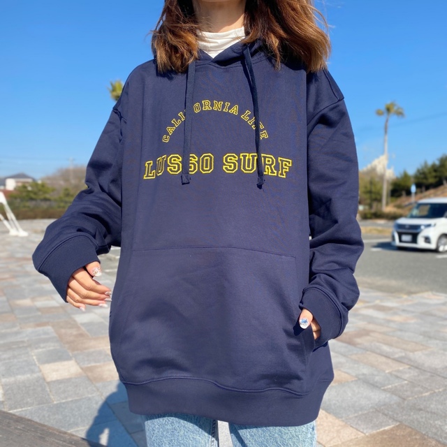 STANDARD CALIFORNIA(スタンダードカリフォルニア)の刺繍ロゴがかわいい◎カレッジロゴパーカー　Lサイズ　ネイビー　STUSSY メンズのトップス(パーカー)の商品写真