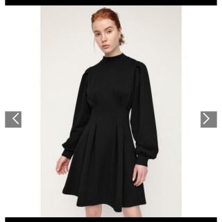 スライ(SLY)のSLY 〔TUCK SLEEVE CUT MINI ワンピース（BLACK）〕(ミニワンピース)