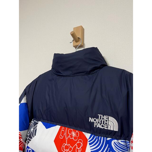 THE NORTH FACE(ザノースフェイス)の【新品】ザ ノースフェイス ヌプシ 1996 ダウン 700 総柄 和柄 M メンズのジャケット/アウター(ダウンジャケット)の商品写真