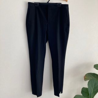 ザラ(ZARA)の36サイズZARAザラセンタープレス黒パンツ（卒業式入学式）(クロップドパンツ)