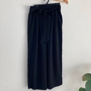 ザラ(ZARA)のXSサイズZARAザラワイドパンツ黒キュロット入学式卒業式七五三(カジュアルパンツ)