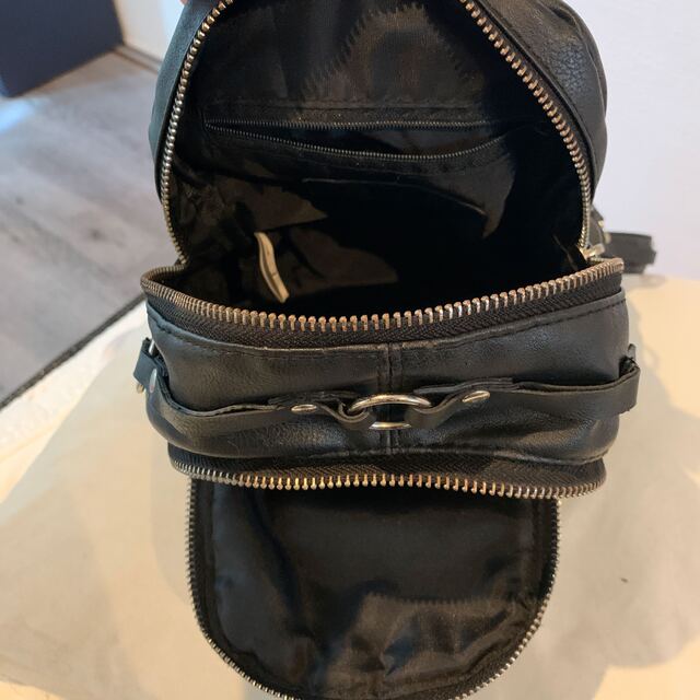 UNIF(ユニフ)のUNIF ミニリュック メンズのバッグ(バッグパック/リュック)の商品写真