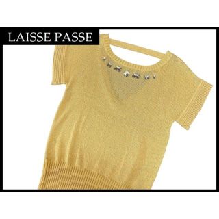 レッセパッセ(LAISSE PASSE)のG② 美品 レッセパッセ 大粒 ビジュー 装飾 ラメ リブ ニット 38 黄(ニット/セーター)