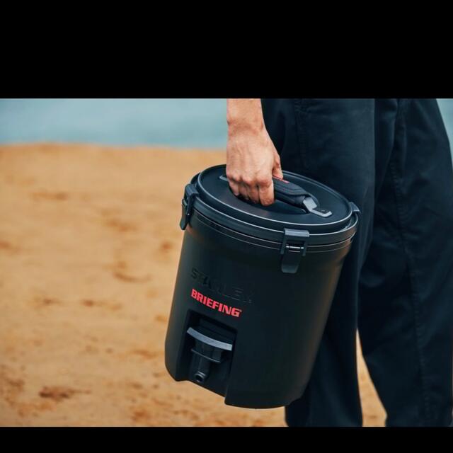 BRIEFING(ブリーフィング)の新品未使用【STANLEY×BRIEFING】ウォータージャグ7.5L スポーツ/アウトドアのアウトドア(その他)の商品写真