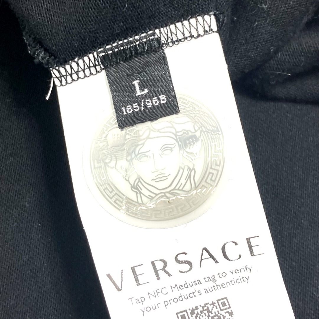 VERSACE(ヴェルサーチ)のヴェルサーチ VERSACE DREAMドリーム ロゴ トップス アパレル 半袖Ｔシャツ コットン ブラック メンズのトップス(Tシャツ/カットソー(半袖/袖なし))の商品写真