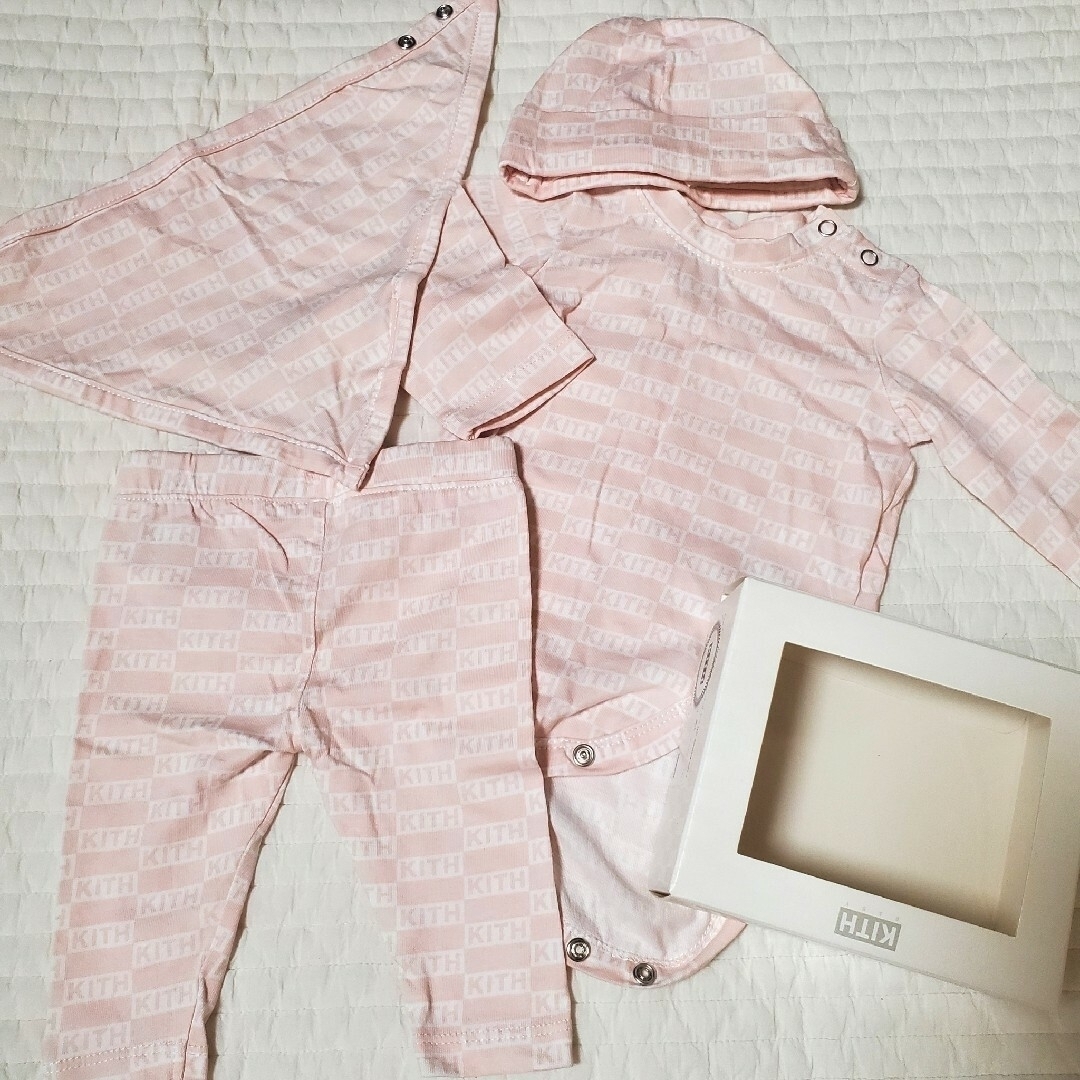 美品 KITH BABY ベビー ギフトセット キッズ/ベビー/マタニティのベビー服(~85cm)(ロンパース)の商品写真