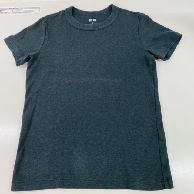UNIQLO(ユニクロ)のUNIQLO ユニクロ　クルーネックTシャツ　ベージュ　グレー　2枚セット　M レディースのトップス(Tシャツ(半袖/袖なし))の商品写真