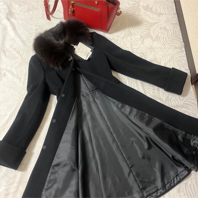新品未使用タグ付き】ジャスグリッティー♡ビジュー付きFOXファー