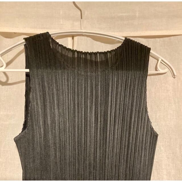 PLEATS PLEASE ISSEY MIYAKE(プリーツプリーズイッセイミヤケ)のプリーツプリーズ　入手困難❗️BASICSワンピース　黒　サイズ3 レディースのワンピース(ロングワンピース/マキシワンピース)の商品写真