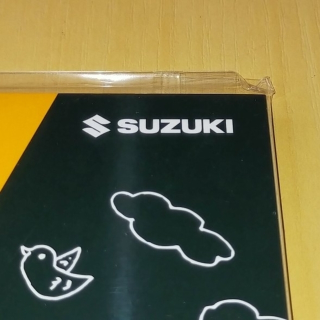 スズキ(スズキ)の【新品・未開封】スケッチブック インテリア/住まい/日用品の文房具(ノート/メモ帳/ふせん)の商品写真