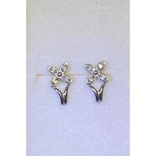 プラチナ　お花のダイヤピアス(ピアス)