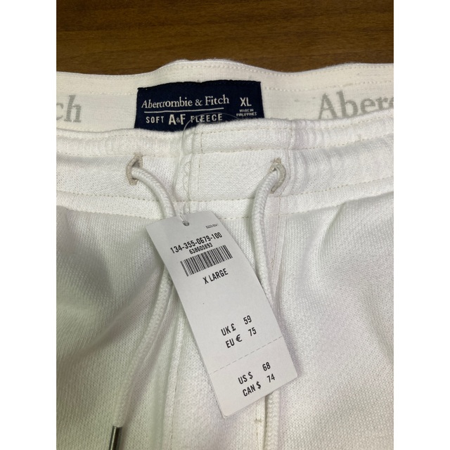 Abercrombie&Fitch(アバクロンビーアンドフィッチ)のアバクロスエット　白 メンズのトップス(スウェット)の商品写真