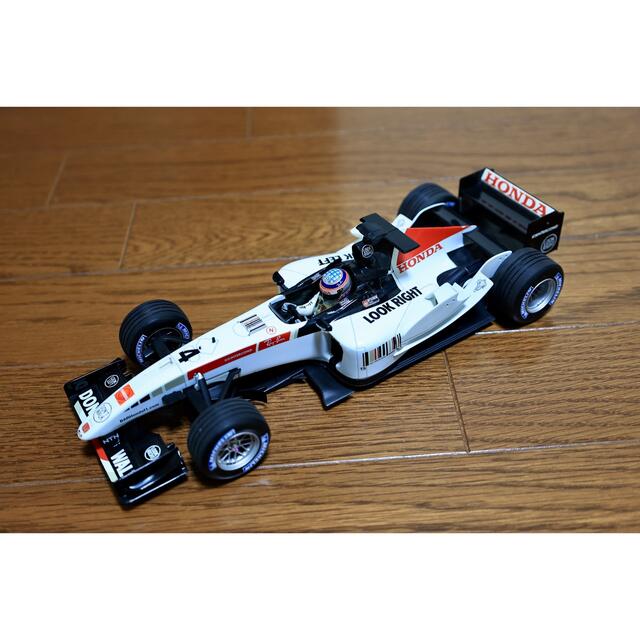 ミニチャンプス B•A•R ホンダ 006 2004 1/18スケール-www.steffen.com.br
