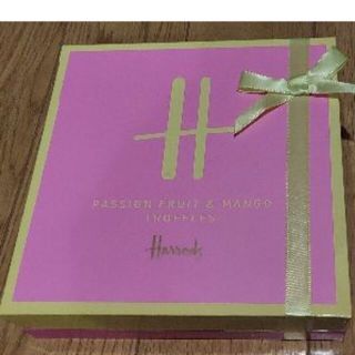 ハロッズ(Harrods)のハロッズ　パッションフルーツ＆マンゴートリュフチョコレート　nainaiさん専用(菓子/デザート)