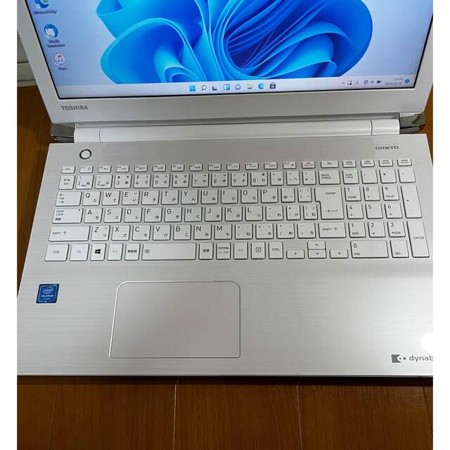 東芝(トウシバ)の美品薄型ノートパソコンWindows11 SSD256GB Office スマホ/家電/カメラのPC/タブレット(ノートPC)の商品写真