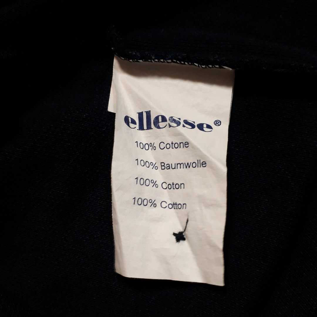 ellesse(エレッセ)のポロシャツ　ellesse　エレッセ　ブラック　黒　半袖 レディースのトップス(ポロシャツ)の商品写真