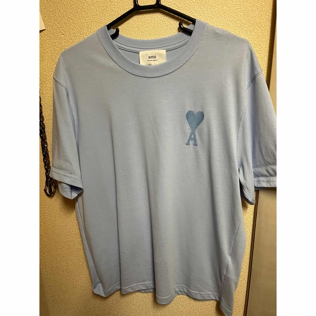 ユニセックス。AMIのTシャツ。ブルーSサイズ。