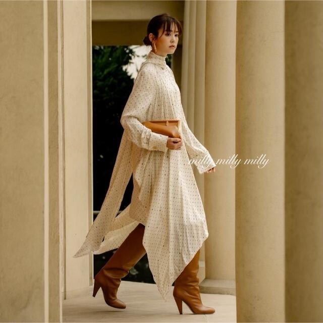 ご成約済み【FENDI】2021-22AW人気完売カーリグラフィシルクワンピース