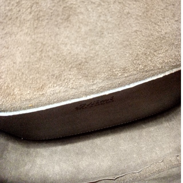 未使用級 Mimi Berry レオ タンニングレザーショルダーバッグ レディースのバッグ(ショルダーバッグ)の商品写真