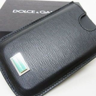 ドルチェアンドガッバーナ(DOLCE&GABBANA)のDOLCE&GABBANA iPhone4・4Sロゴプレート革ケース黒(iPhoneケース)