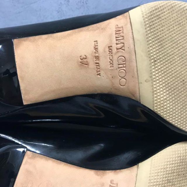 JIMMY CHOO(ジミーチュウ)のjimmy choo ジミーチュウ　パンプス　黒　パテント　37 エナメル レディースの靴/シューズ(ハイヒール/パンプス)の商品写真