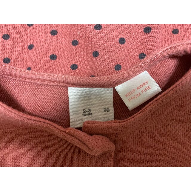 ZARA KIDS(ザラキッズ)のザラベビー　トップス　女の子　95 キッズ/ベビー/マタニティのキッズ服女の子用(90cm~)(Tシャツ/カットソー)の商品写真