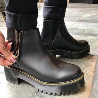 ドクターマーチン(Dr.Martens)のDr.Martens romttyヒールジッパー付きブーツ(ブーツ)