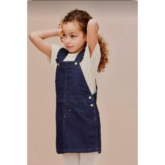 PETIT BATEAU(プチバトー)のPETIT BATEAU プチバトー デニムジャンパースカート128㎝ 8ans キッズ/ベビー/マタニティのキッズ服女の子用(90cm~)(ワンピース)の商品写真