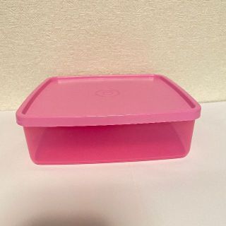 タッパーウェア(TupperwareBrands)の【専用ページ】Tupperware 容器（ピンク＋レッド×ホワイト）送料無料(容器)