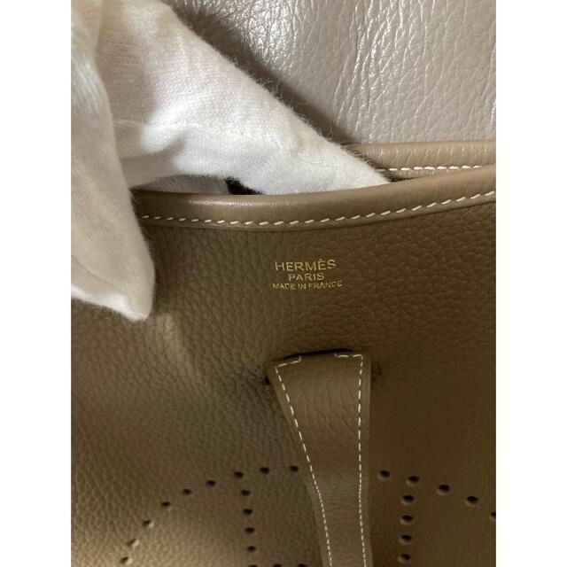 Hermes(エルメス)の新品未使用 エルメス エブリンpm エトゥープ ゴールド金具 稀少品 レディースのバッグ(ショルダーバッグ)の商品写真