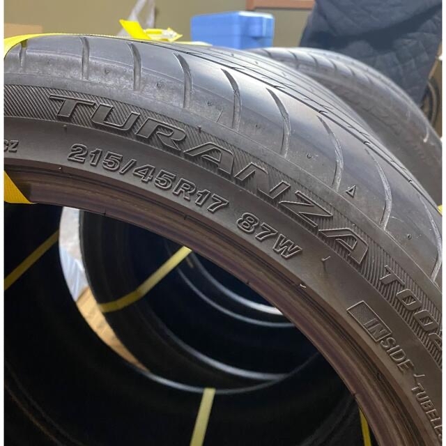 トヨタ プリウス 純正タイヤ ブリヂストン トランザ 215/45r17