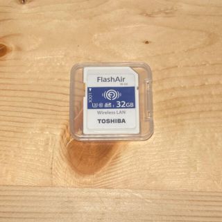 トウシバ(東芝)のFlashair Wｰ04 32GB Wifi付SD 生産中止品(その他)