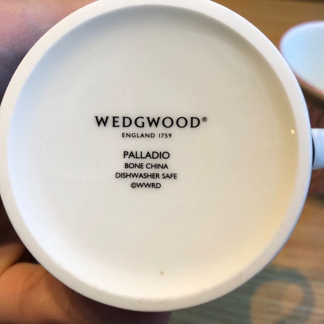 ウェッジウッド　WEDGWOOD　パラディオ マグ (ピンク、ブルー)セット 2