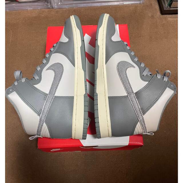 NIKE(ナイキ)のNike Dunk High Grey ナイキ ダンク ヴィンテージ グレー メンズの靴/シューズ(スニーカー)の商品写真