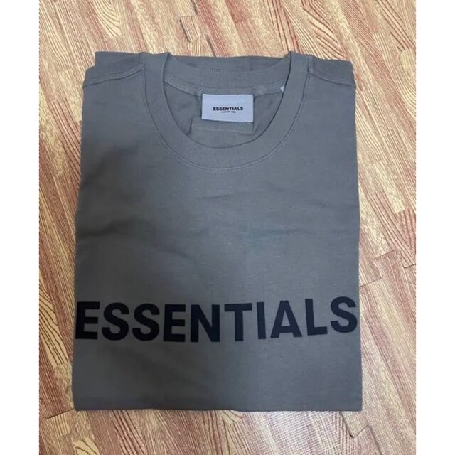 FEAR OF GOD(フィアオブゴッド)のESSENTIALS エッセンシャルズ シリコンアップリケボクシー Tシャツ メンズのトップス(Tシャツ/カットソー(半袖/袖なし))の商品写真