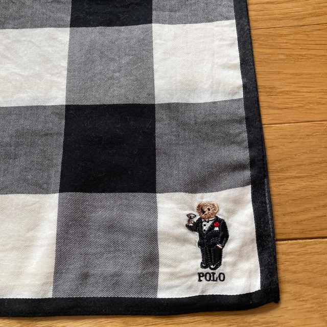 POLO RALPH LAUREN(ポロラルフローレン)のRalph Laurenラルフローレン  大判ハンカチ　黒白poloベアー刺繍 メンズのファッション小物(ハンカチ/ポケットチーフ)の商品写真