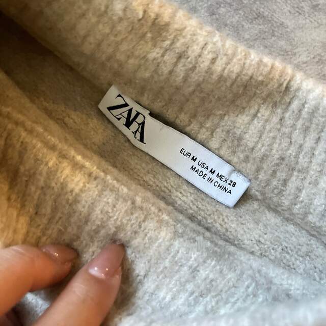 ZARA(ザラ)のZARA フリル ニット レディースのトップス(ニット/セーター)の商品写真