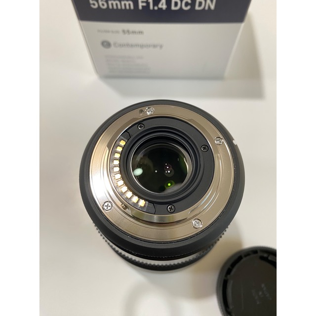 SIGMA(シグマ)のSIGMA 56mm F1.4 DC DN マイクロフォーサーズ用 スマホ/家電/カメラのカメラ(レンズ(単焦点))の商品写真