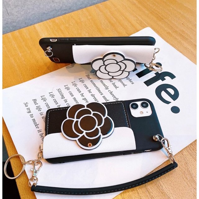 新品　iPhone 11Promaxケース 花柄 韓国 カメリア大花柄ホワイト スマホ/家電/カメラのスマホアクセサリー(iPhoneケース)の商品写真